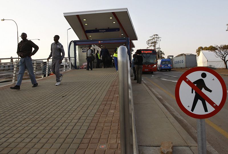 JOHANNESBURGO INAUGURA EL SISTEMA BRT (BUS DE TRÁNSITO RÁPIDO)