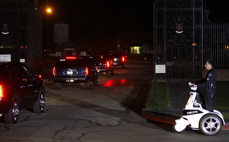 The Jackson family members motorcade arrives at Forest Lawn Memorial Park in Glendale