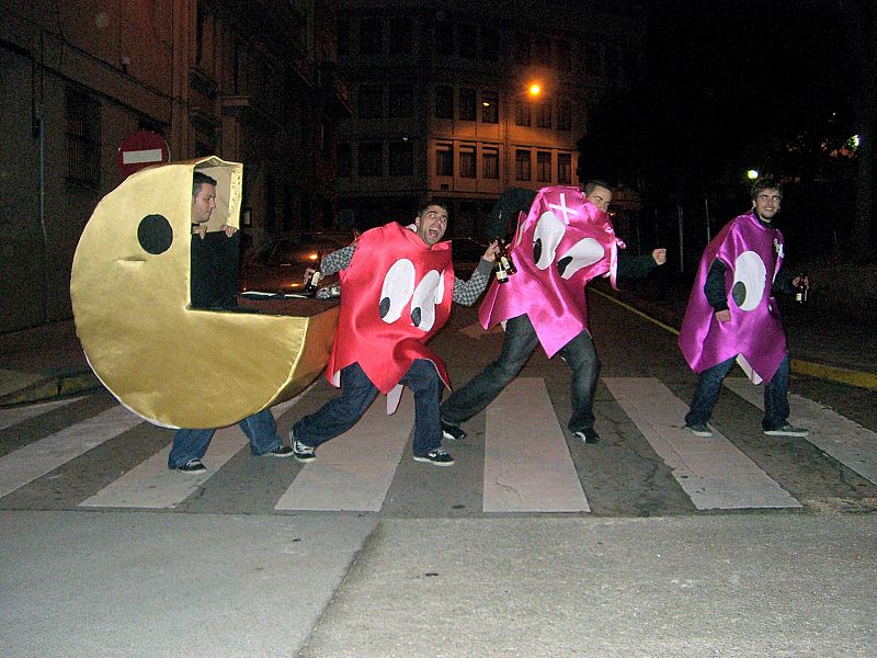 "Aquí os mando una fotografía en honor a Los Beatles... !Hasta Pacman se anima a hacerles un homenaje a estos genios!"