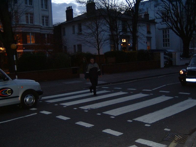 Foto Abbey Road de The Beatles en un viaje a Londres y Liverpool en 2004