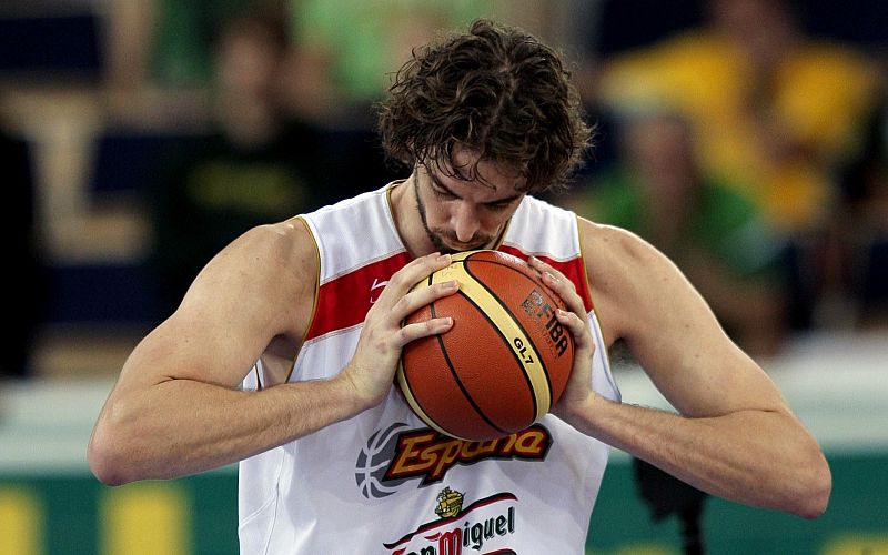 Pau Gasol ha necesitado un esfuerzo de concentración extra para contrarrestar el ímpetu de los lituanos.