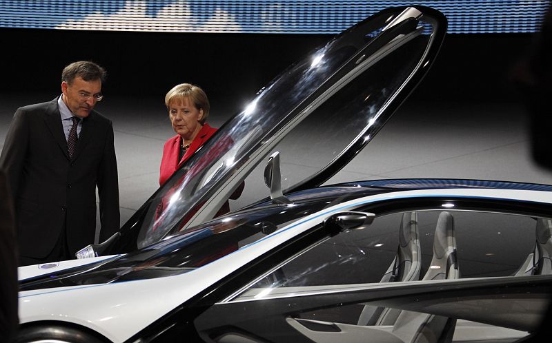Angela Merkel en el Salón del Automóvil