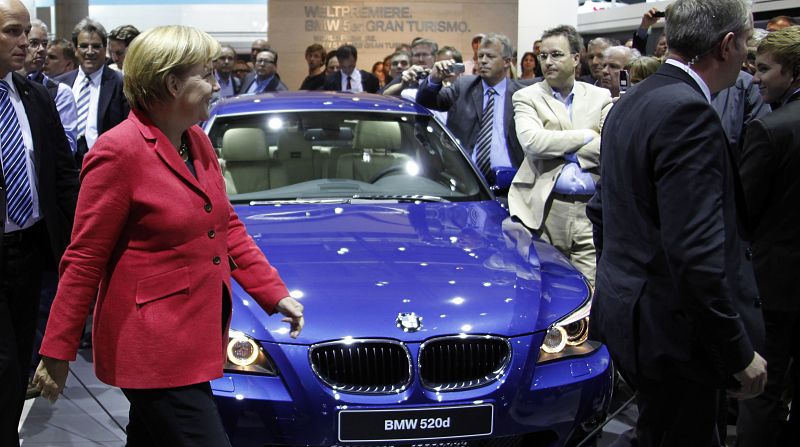 Angela Merkel en el Salón del Automóvil