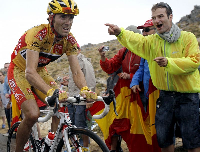 El día que la etapa acababa en Sierra de La Pandera, Valverde supo sufrir y apoyarse en el ánimo de su gente para resucitar