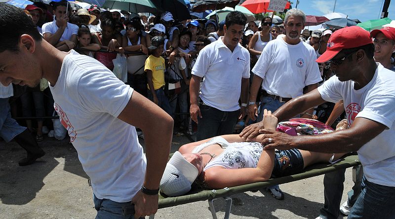 UNA TÓRRIDA HABANA VESTIDA DE BLANCO SE MOVILIZA PARA EL HISTÓRICO CONCIERTO