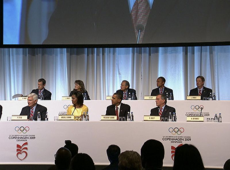 Los representantes de Chicago 2016 escuchan atentamente la exposición de la candidatura a los miembros del COI.