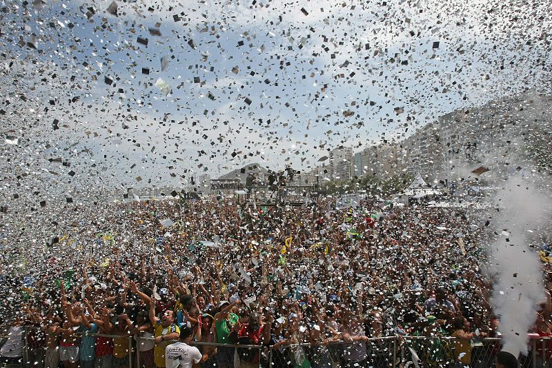 La ciudad brasileña ha acogido la noticia con una gran fiesta que ha tenido su epicentro en la playa de Copacabana.