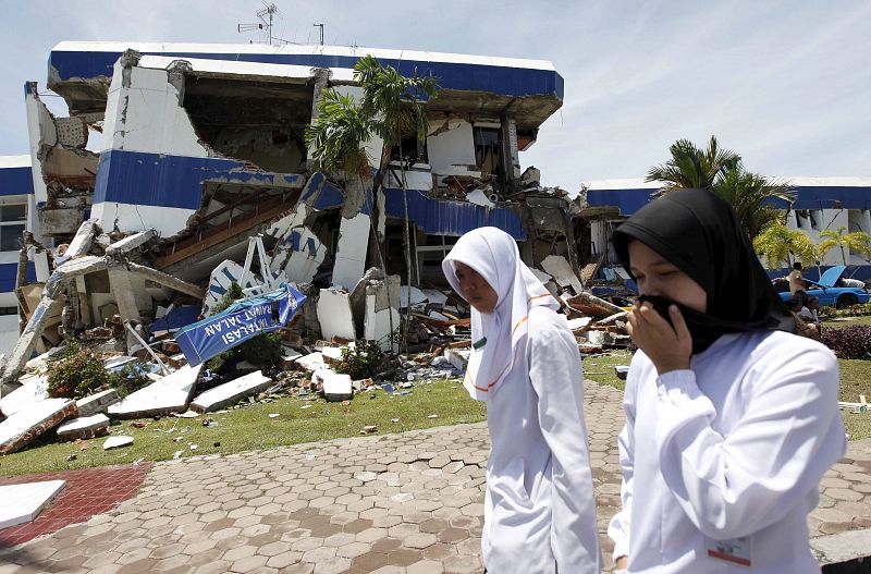 INDONESIA PIDE AYUDA INTERNACIONAL PARA LAS VÍCTIMAS DEL SEÍSMO DE SUMATRA