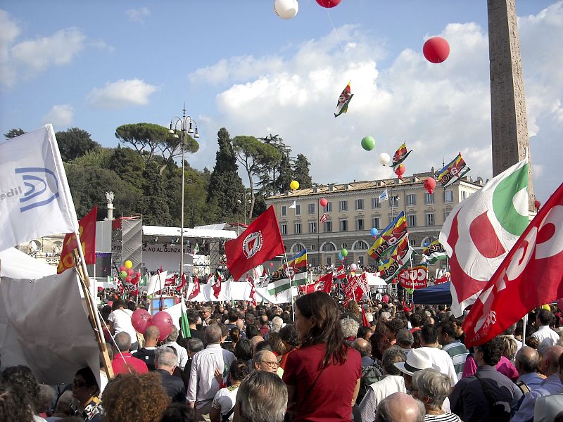 PROTESTA CONTRA BERLUSCONI Y POR LIBERTAD DE PRENSA