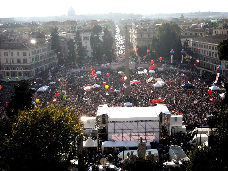 PROTESTA CONTRA BERLUSCONI Y POR LIBERTAD DE PRENSA