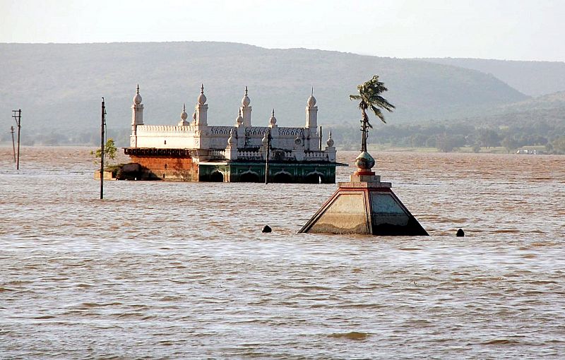 INUNDACIONES EN INDIA