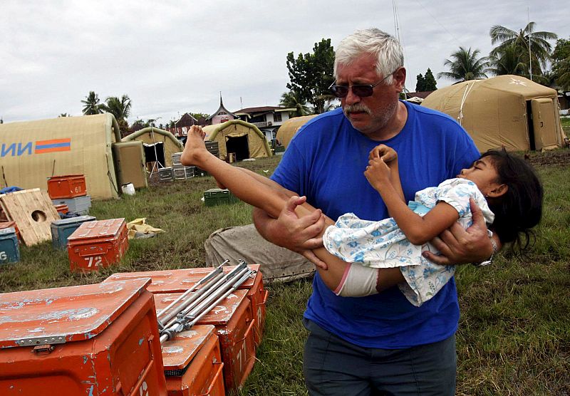 RUSIA ENVIA A INDONESIA UN CENTRO MÉDICO DE EMERGENCIA