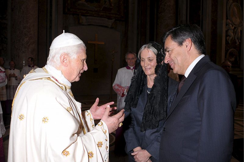 BENEDICTO XVI PROCLAMA LOS DOS PRIMEROS SANTOS ESPAÑOLES DE SU PONTIFICADO