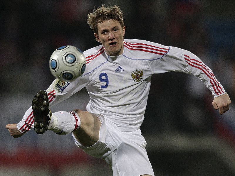 Pavlyuchenko, el contrapunto de Arshavin. De gran corpulencia, va bien por alto y destaca por su potencia.