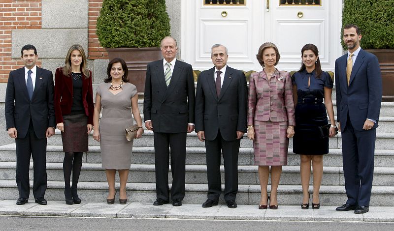 Foto de familia de los Reyes, los Príncipes de Asturias, el presidente del Líbano, su esposa, su hija y el esposo de ésta