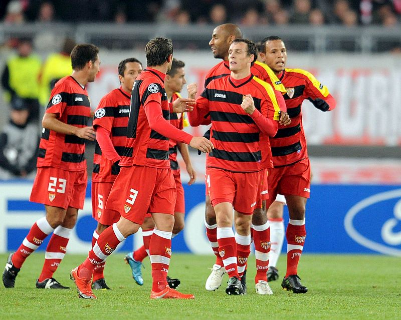 El Sevilla celebra el primer tanto, marcado por Squillaci.