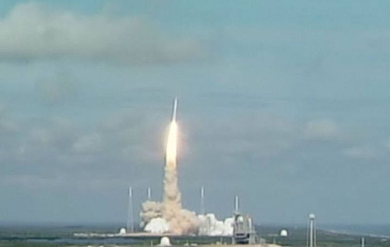  Momento en el que el ares I-X despega de Cabo Cañaveral