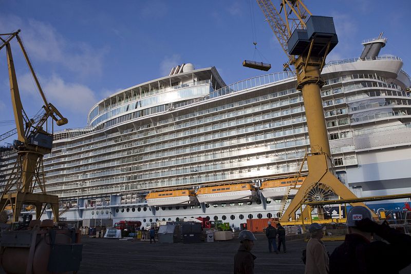 EL "TITANIC" DEL SIGLO XXI SE LLAMA "OASIS OF THE SEAS"