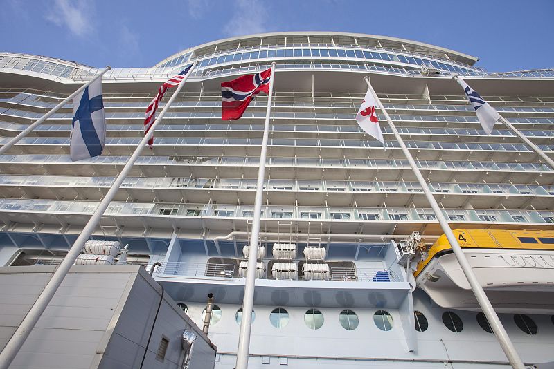 EL "TITANIC" DEL SIGLO XXI SE LLAMA "OASIS OF THE SEAS"