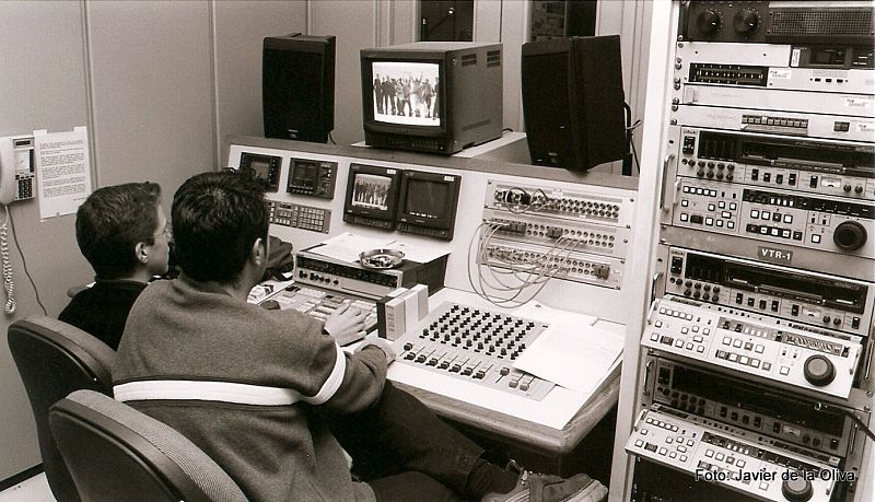 Alejandro Cid, en la cabina de montaje.