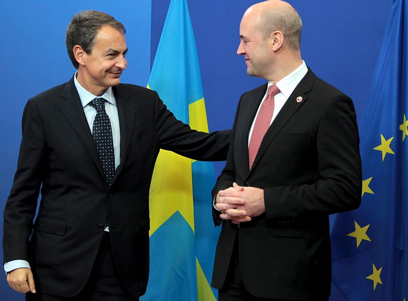 Jose Luis Rodríguez Zapatero charla con el primer ministro sueco, Fredrik Reinfeldt.