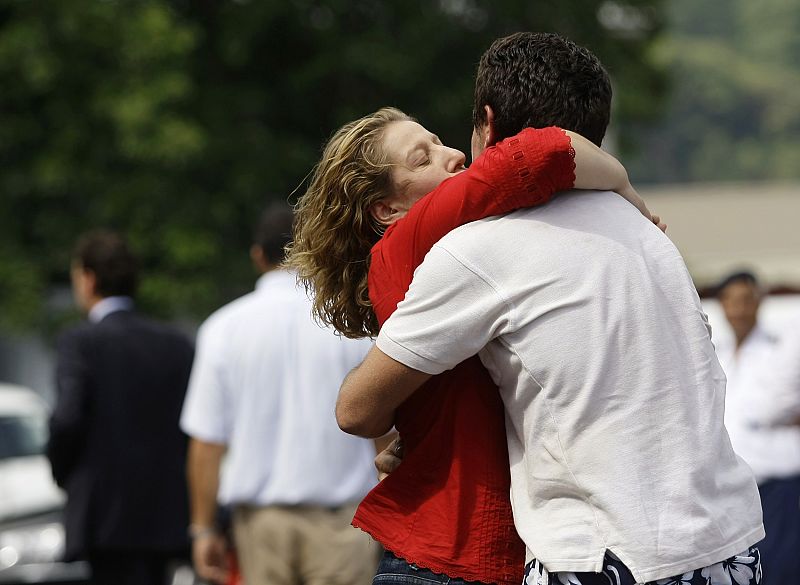 La marineros se reúnen con sus familias
