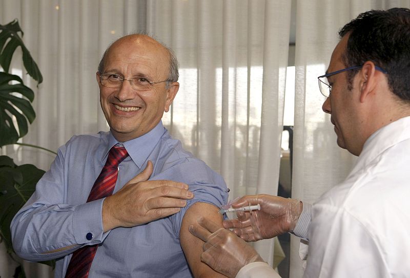 MÁXIMO GONZÁLEZ SE VACUNA DE GRIPE A