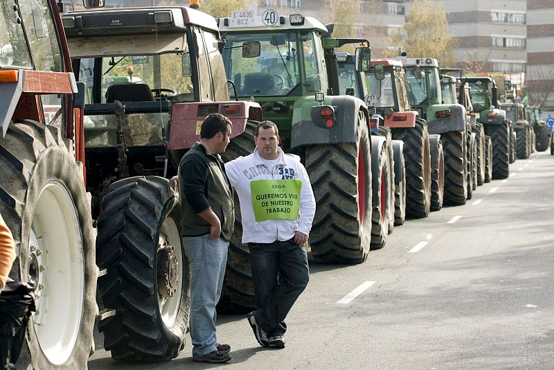 TRACTORADAS Y CONCENTRACIONES SIN INCIDENTES EN PRIMER DÍA DE PARO AGRARIO