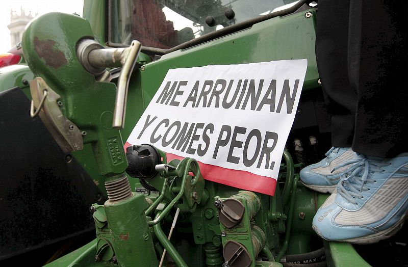 MILES DE AGRICULTORES SE MANIFIESTAN EN MADRID POR LA CRISIS DEL CAMPO