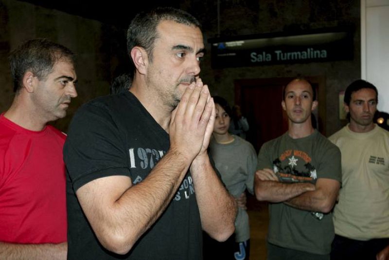 LLEGADA DE SUPERVIVIENTES NAUFRAGIO EN AGUAS EGIPCIAS DEL MAR ROJO