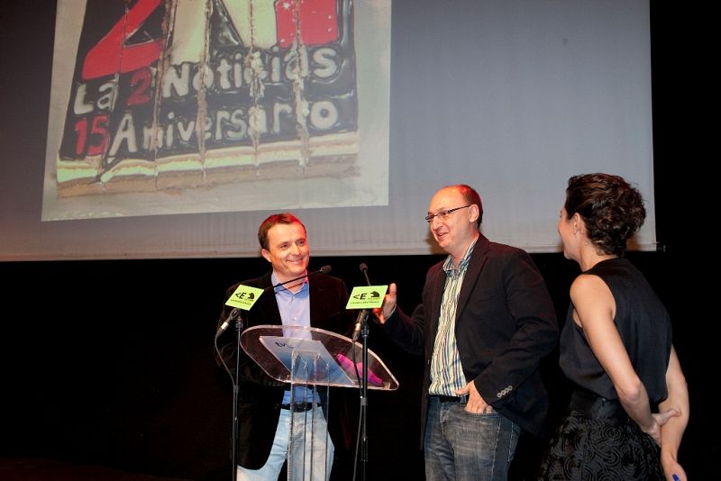 Un momento de la fiesta con Fran Llorente, director de informativos de TVE; Fernando Navarrete, primer realizador de La 2 Noticias; y Mara Torres, actual presentadora.