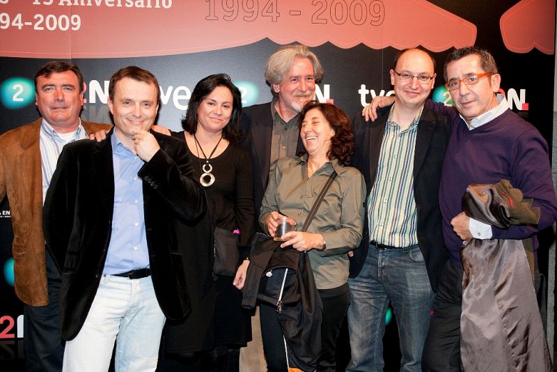 En la foto, varios de los integrantes históricos de La 2 Noticias.