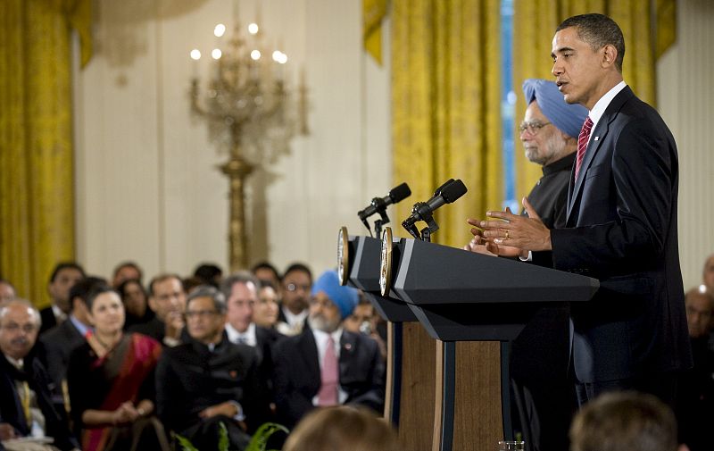 EL PRIMER MINISTRO DE LA INDIA, MANMOHAN SINGH, SE REÚNE CON BARACK OBAMA