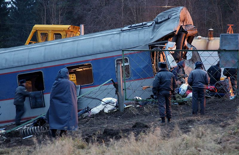 AUMENTA A 30 EL NÚMERO DE MUERTOS EN EL ACCIDENTE DEL "NEVSKI EXPRESS"