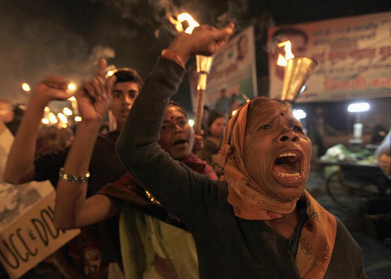 Activistas locales recuerdan el 25º aniversario del desastre de Bhopal.