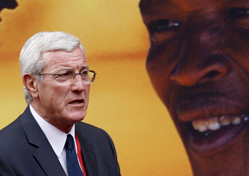 El seleccionador italiano Marcello Lippi a su llegada a la ceremonia del sorteo.