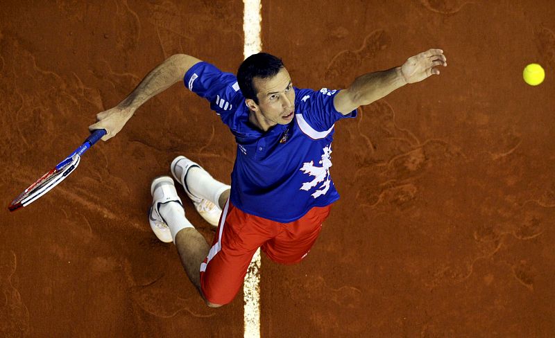 Stepanek ha estado muy batallador y ha arrollado en los dos primeros sets.