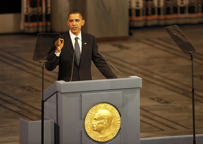 "No me cabe duda de que hay otros candidatos que podrían estar más cualificados que yo", ha asegurado Obama en su discurso