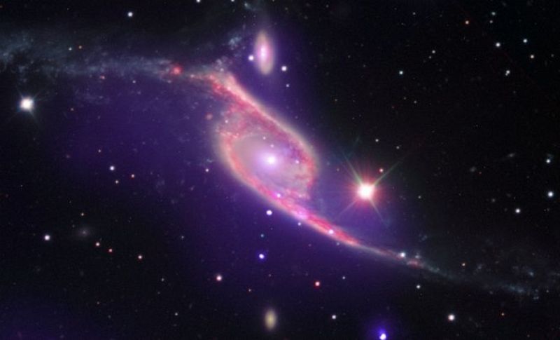 Las galaxias NGC 6872 y IC 4970, en plena colisión.