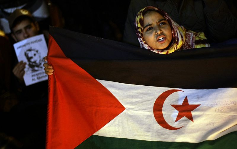 Los manifestantes también reclaman la "descolonización" del Sáhara Occidental.