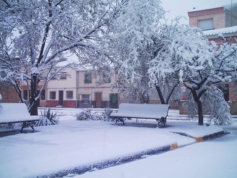 La nieve cubre los parques de Teruel