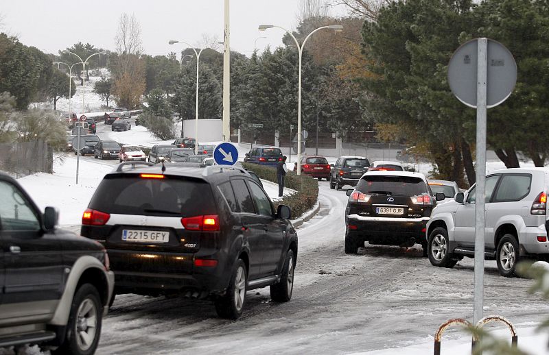 Los coches se han visto atrapados en algunas rotondas de las urbanizaciones al oeste de Madrid.