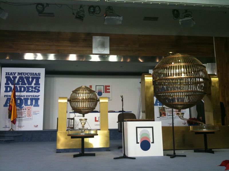 A las 8:00 horas se han abierto las puertas del salón.