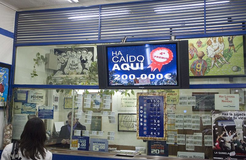 La administración de lotería número 285 de Madrid vendió un cuarto premio, el 29.013