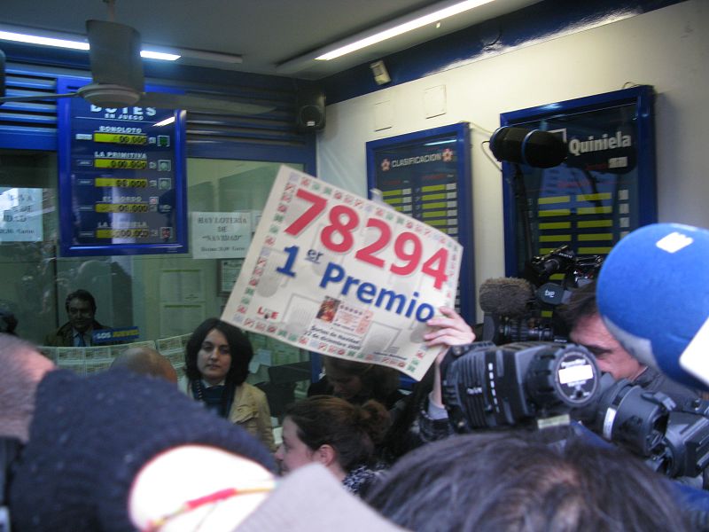 El primer número ha sido repartido íntegramente en una administración de la calle Bravo Murillo de Madrid.