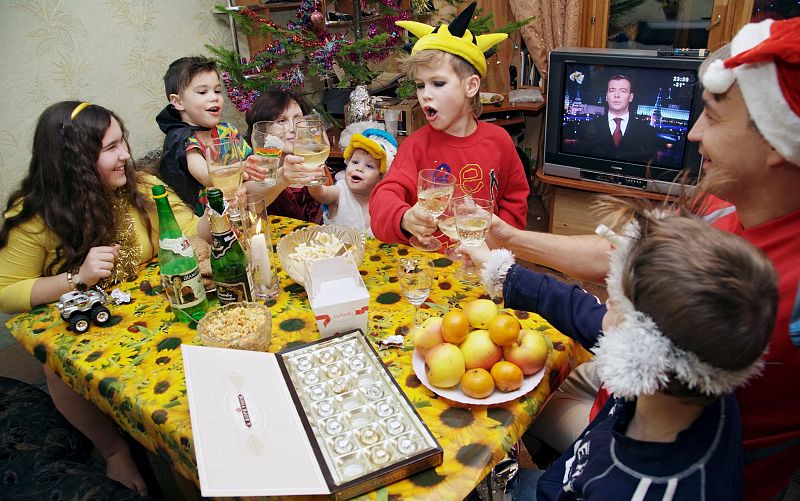 UNA FAMILIA CELEBRA EL AÑO NUEVO EN SIBERIA