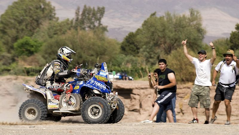 Alejandro Patronelli pilota su Yamaha, en la categoría de quads.