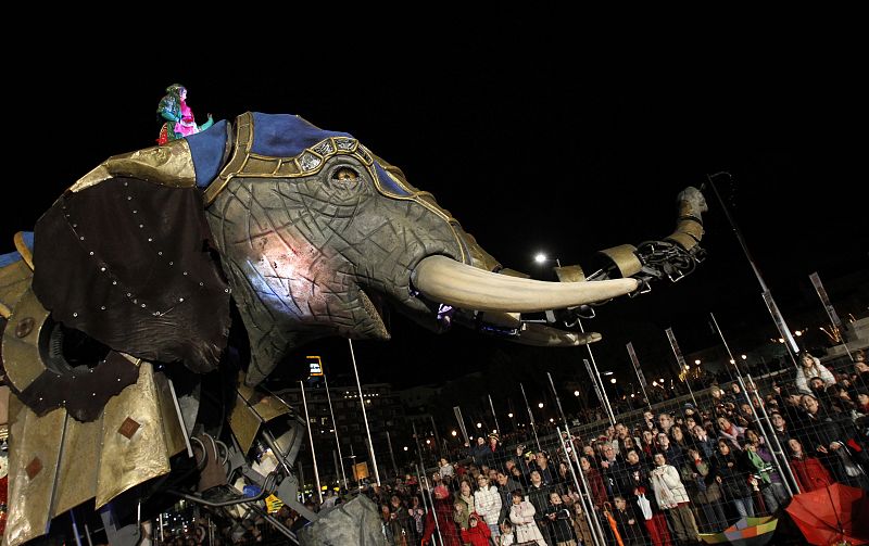 The annual Epiphany parade makes its way through central Madrid