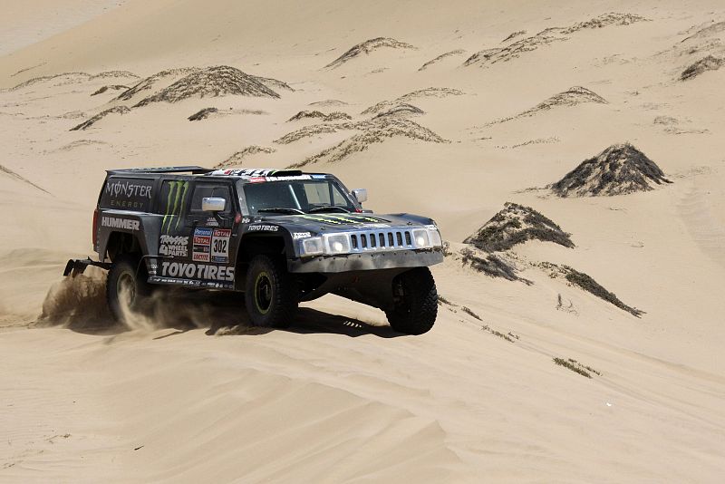 Robby Gordon ha ganado la cuarta etapa con su Hummer.