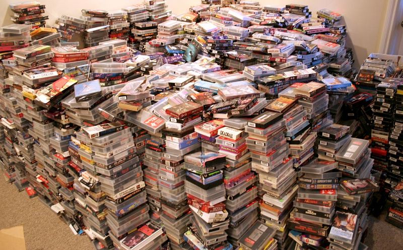 Desde hace años es ya prácticamente imposible encontrar un vídeo VHS en las tiendas